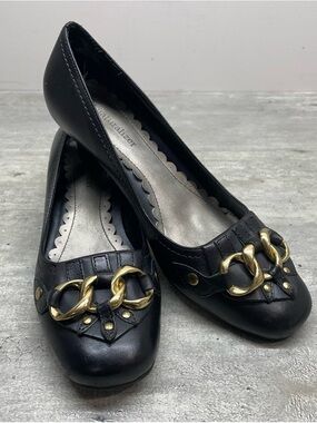 Naturalizer Pholo Pumps Womens 7M Black Leather Gold Chain Kitten Heel Excellent